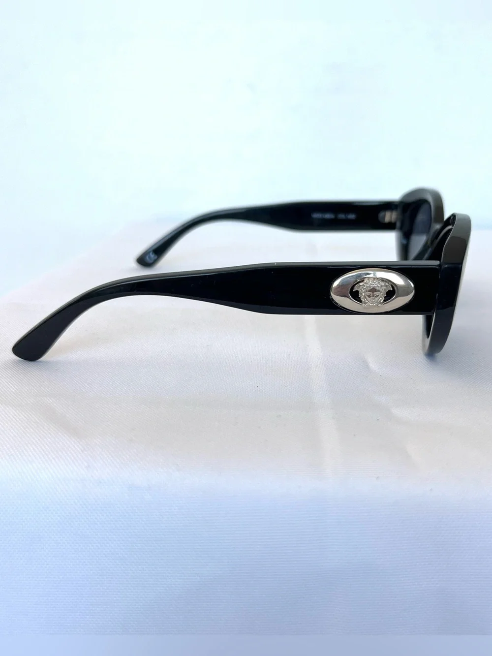 VERSACE MOD 480/A N52 Bold Black Frame Oval Lenses Silver Metal Logo Sunglasses